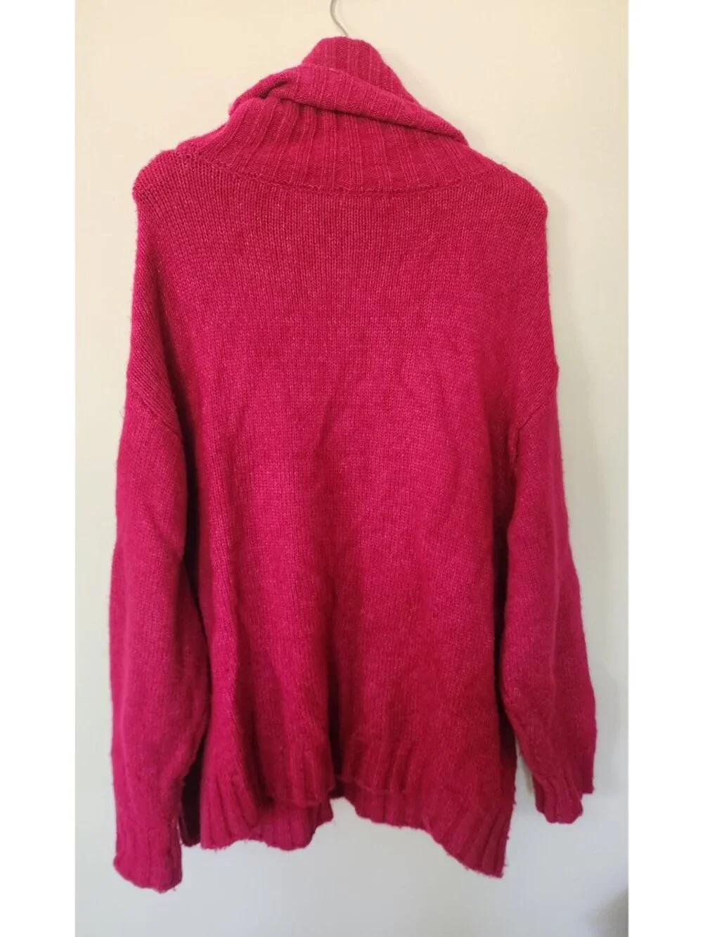 Zara Knit Women's Sz. M Bright Pink Oversized Sweater W/ Fuzzy Pockets - Picture 5 of 6
